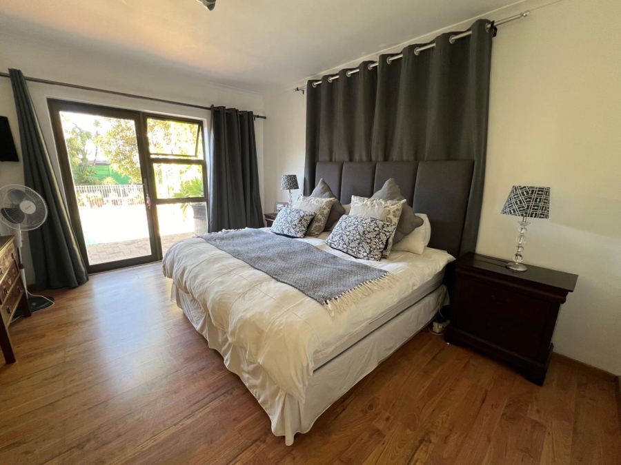 To Let 5 Bedroom Property for Rent in Table View Western Cape